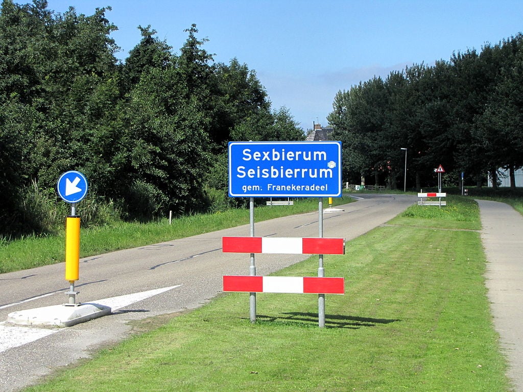 sexbierum-city-sign