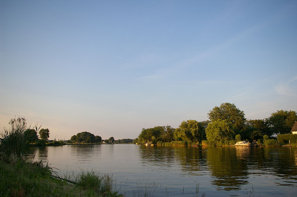 photo-of-amstel-river-walking-hiking-route-near-amsterdam