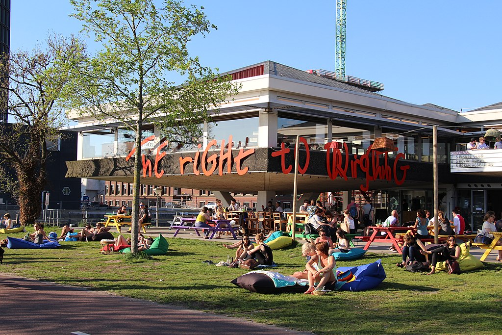 amsterdam-music-venue-tolhuistuin-art-centre-garden-on-a-sunny-day