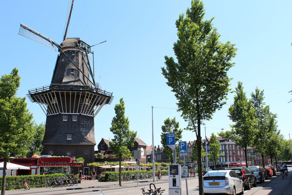 de-gooyer-amsterdam-windmills-in-the-netherlands