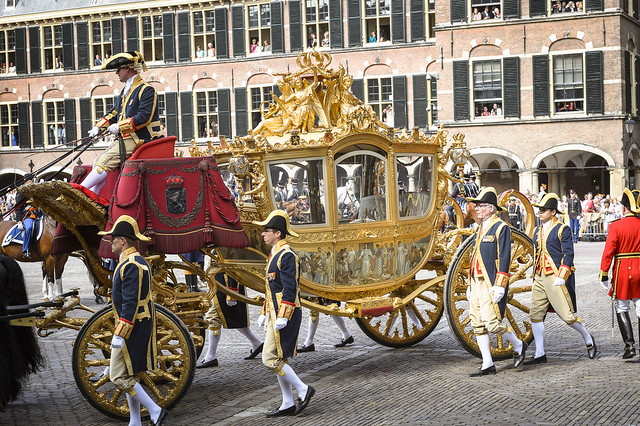 a-picture-of-Prinsjesdag-event-gold-carriage