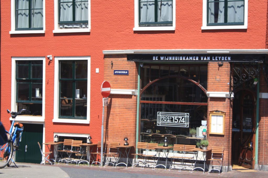 photo-of-bar-in-Leiden