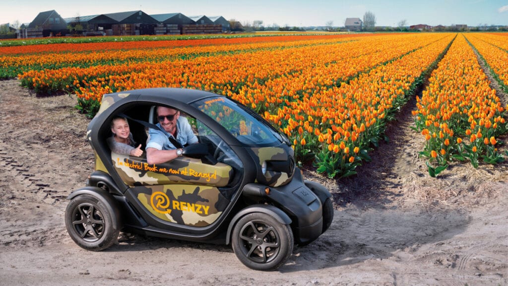 Photo-of-father-and-son-in-car-tulip-tour-netherlands