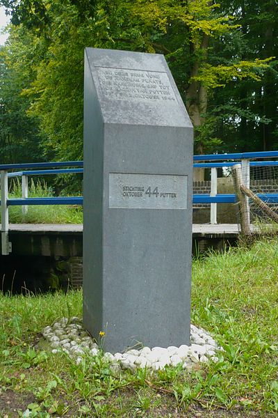 monument-near-oldenaller-bridge-putten-raid-memorial