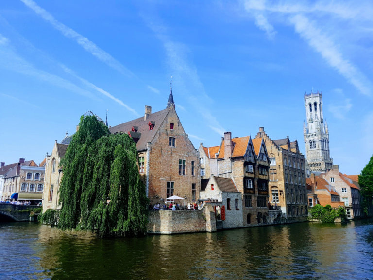 DutchReview tripping: Go to Belgium and visit Brugge!