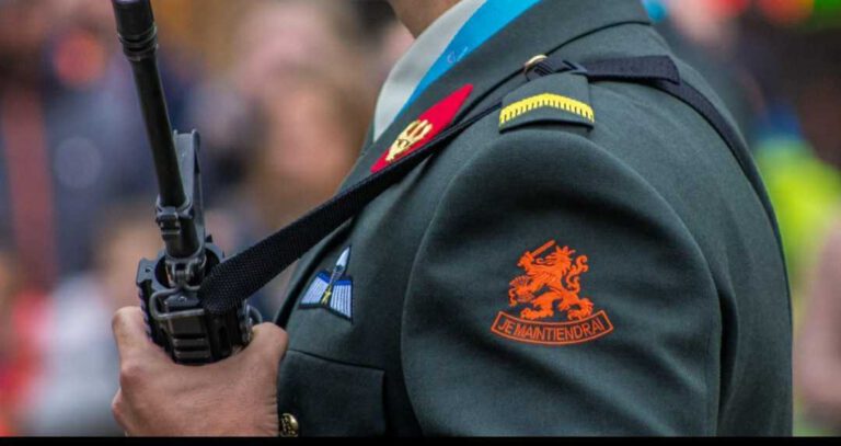 100,000 Dutch girls will receive letter of conscription this week — including Princess Amalia