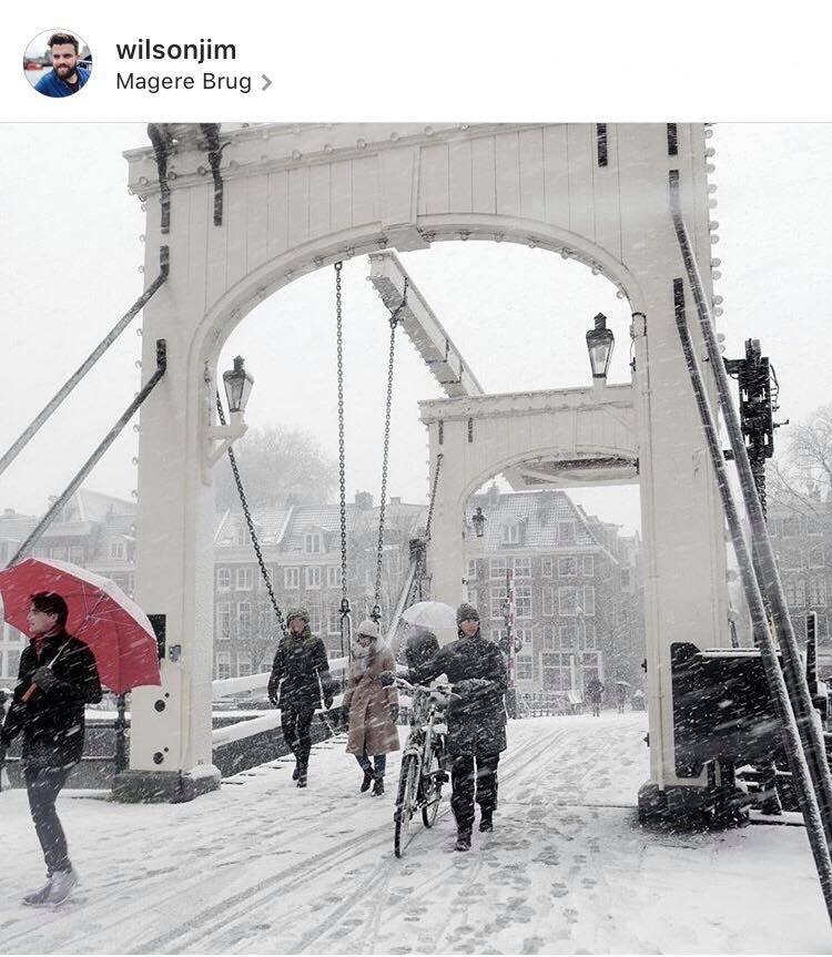 instagram-post-of-Magere-brug-in-the-snow