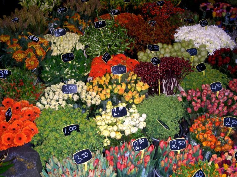 Unsold flowers are given to those that keep society running in times of coronavirus