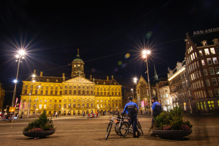 Curfew and only one visitor at home: stricter measures to be announced for Netherlands today