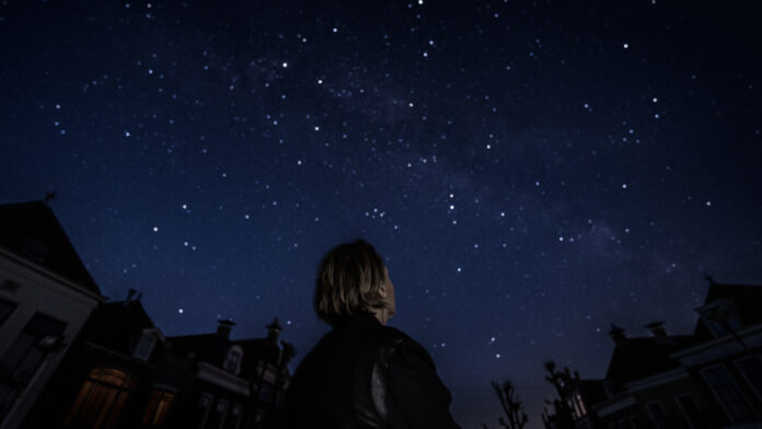 picture-of-a-woman-underneath-starry-sky-Franeker-city