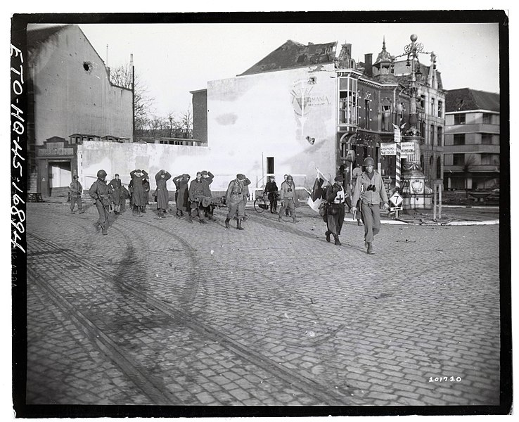 German prisoners of war in Venlo, 1945