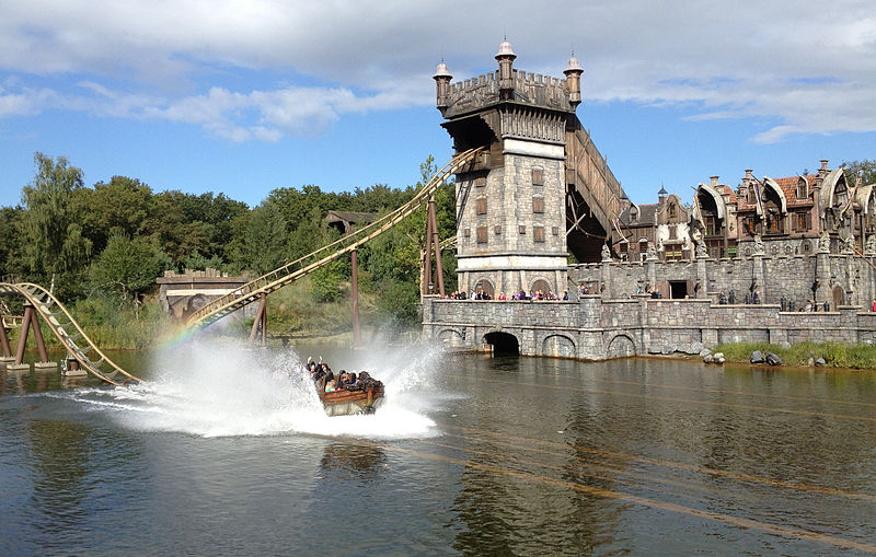 photo-of-the-flying-dutchman-roller-coaster-in-efteling