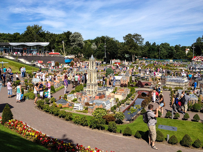 Madurodam-theme-park-in-the-Netherlands-miniature-dutch-cities