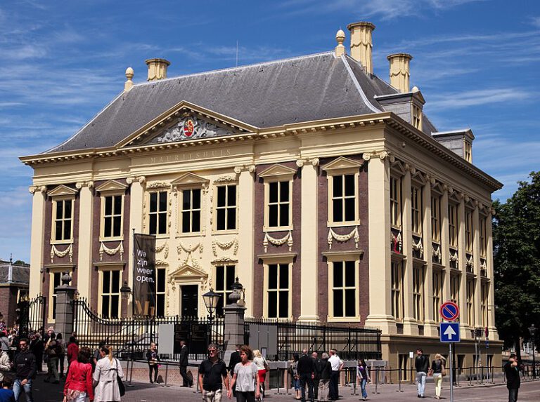 Government pledges 300 million euros to support cultural sector