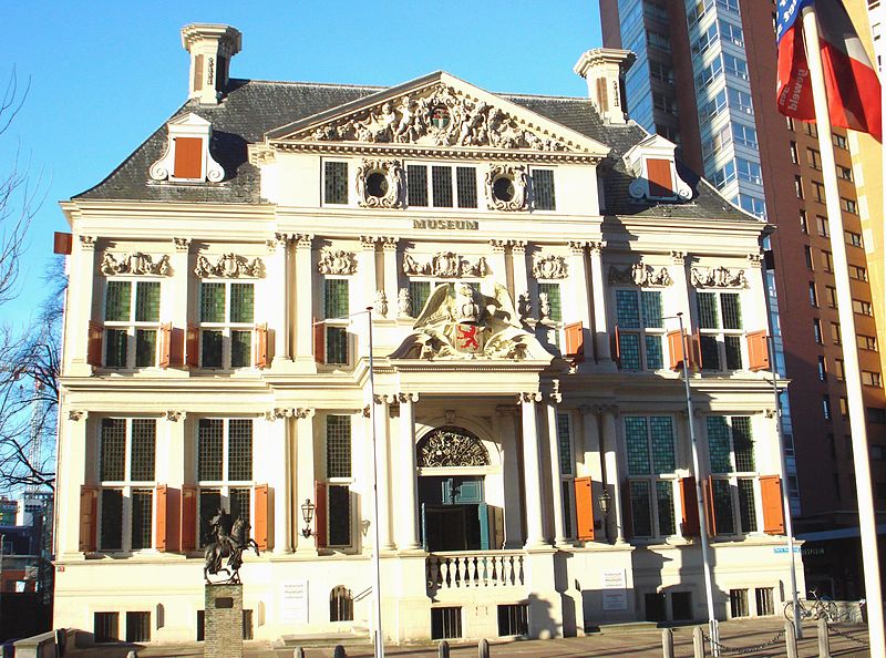 Picture-of-the-schielandshuis-a-white-building-with-red-shutters-unique-things-about-rotterdam