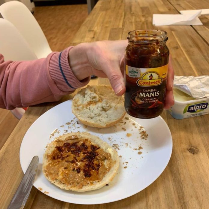 pindakaas-sambal