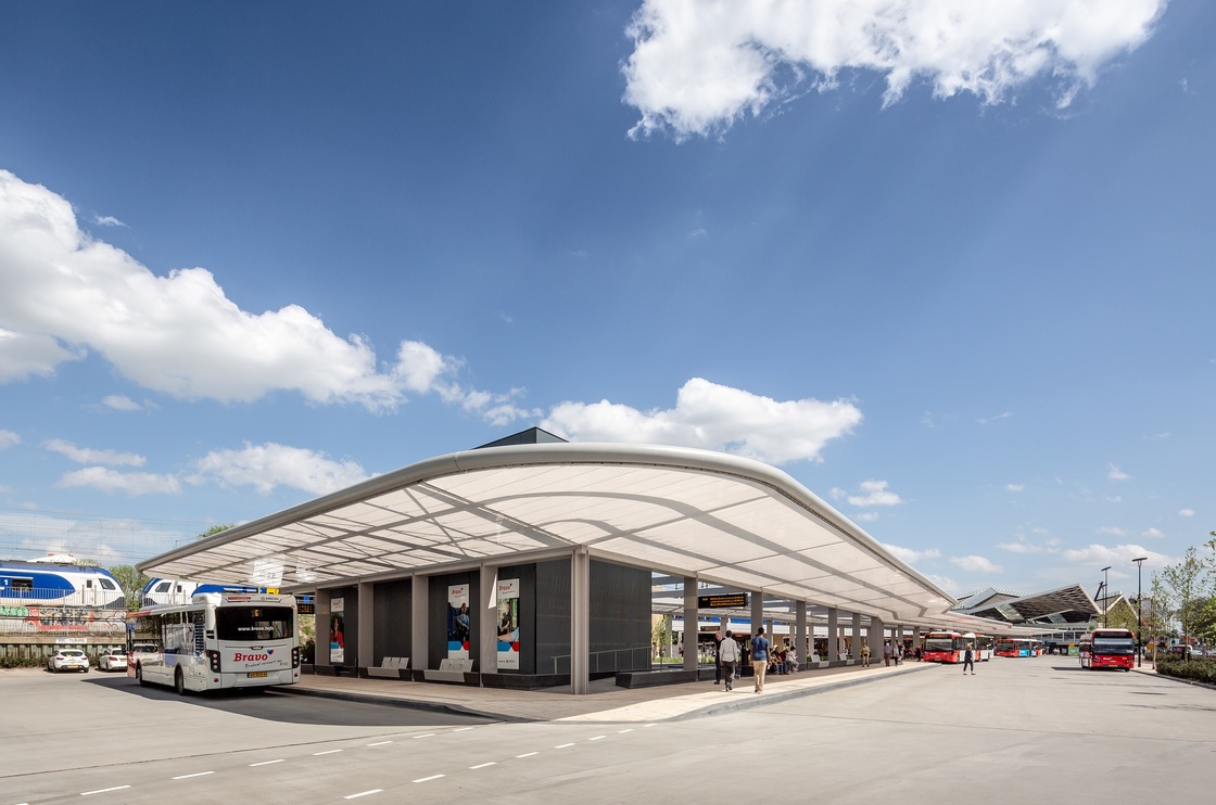 solar-powered-bus-station-Tilburg-dustainable-dutch-innovations