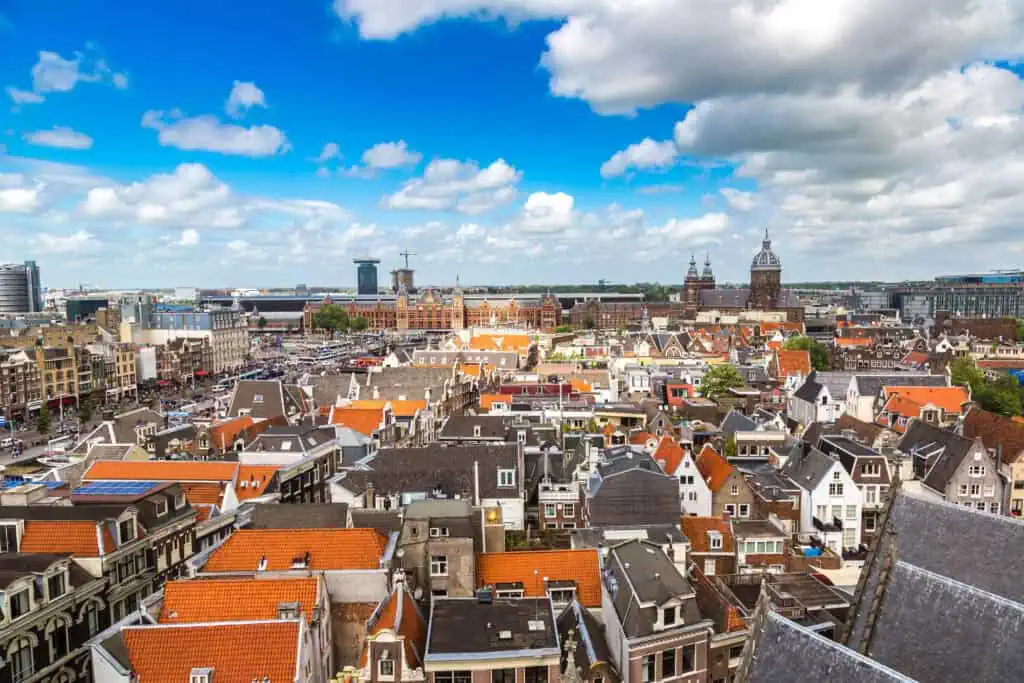 A-photo-of-Amsterdam-rooftops-on-a-sunny-day