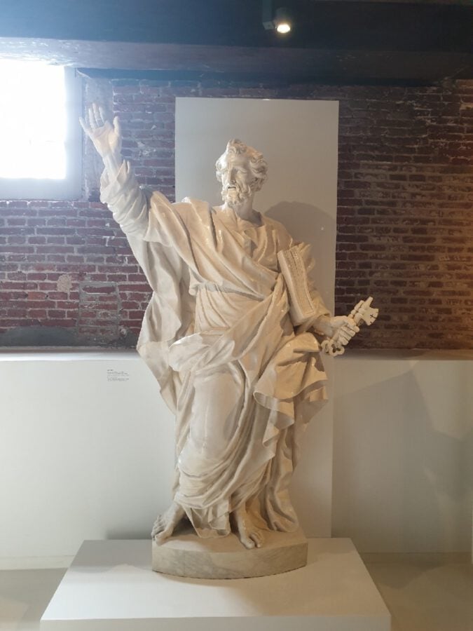 A statue of Jesus Christ in the Museum Ons Lieve Heer op Solder Amsterdam