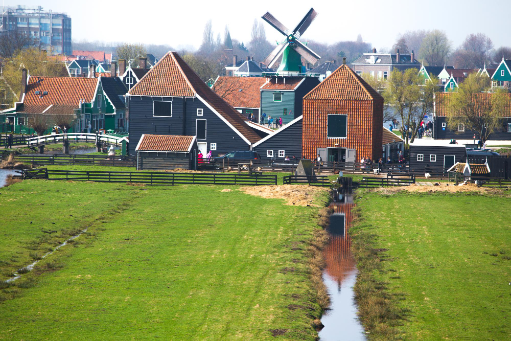 Photo-of-Dutch-houses-in-Dutch-landscape-Netherlands