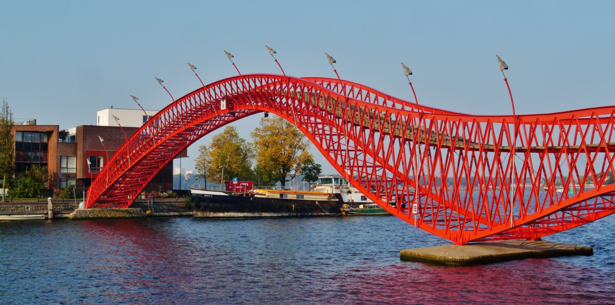 red-Python-bridge-in-Amsterdam