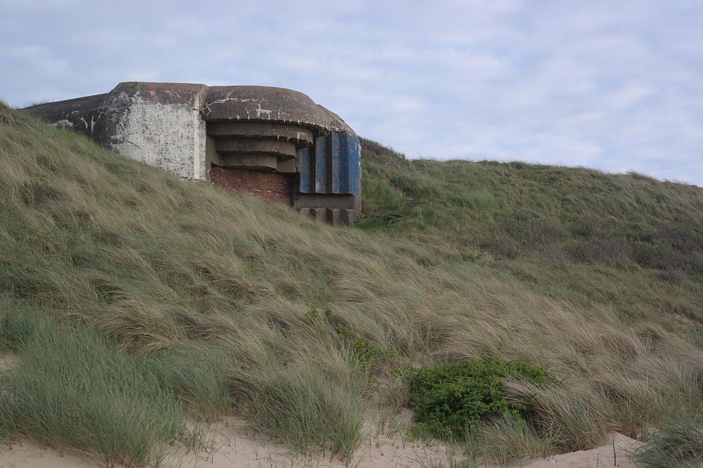 Bunker-in-the-grassy-and-sandy-dunes