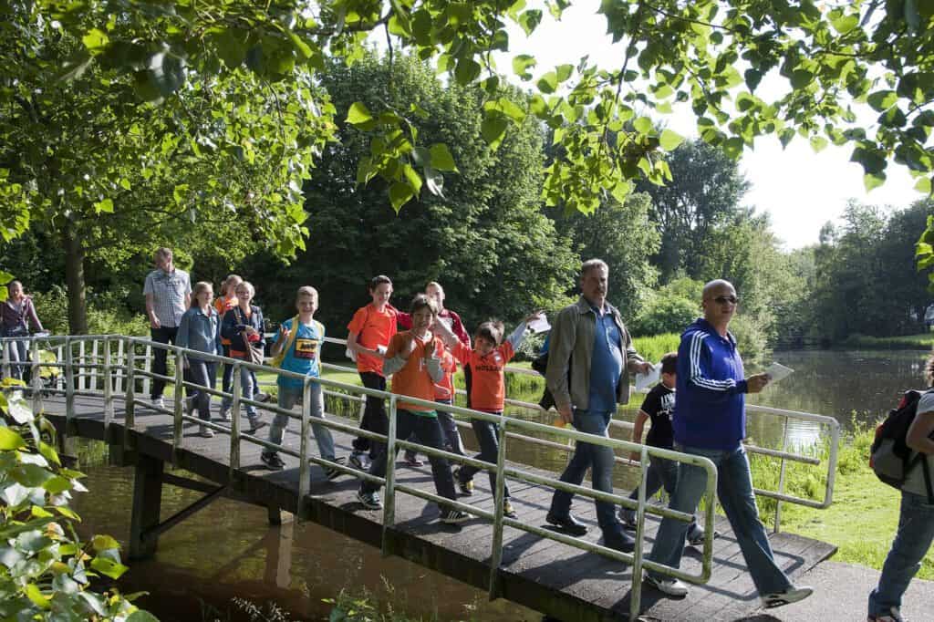 photo-Avondvierdaagse-Heemskerk-bruggetje-Neksloot