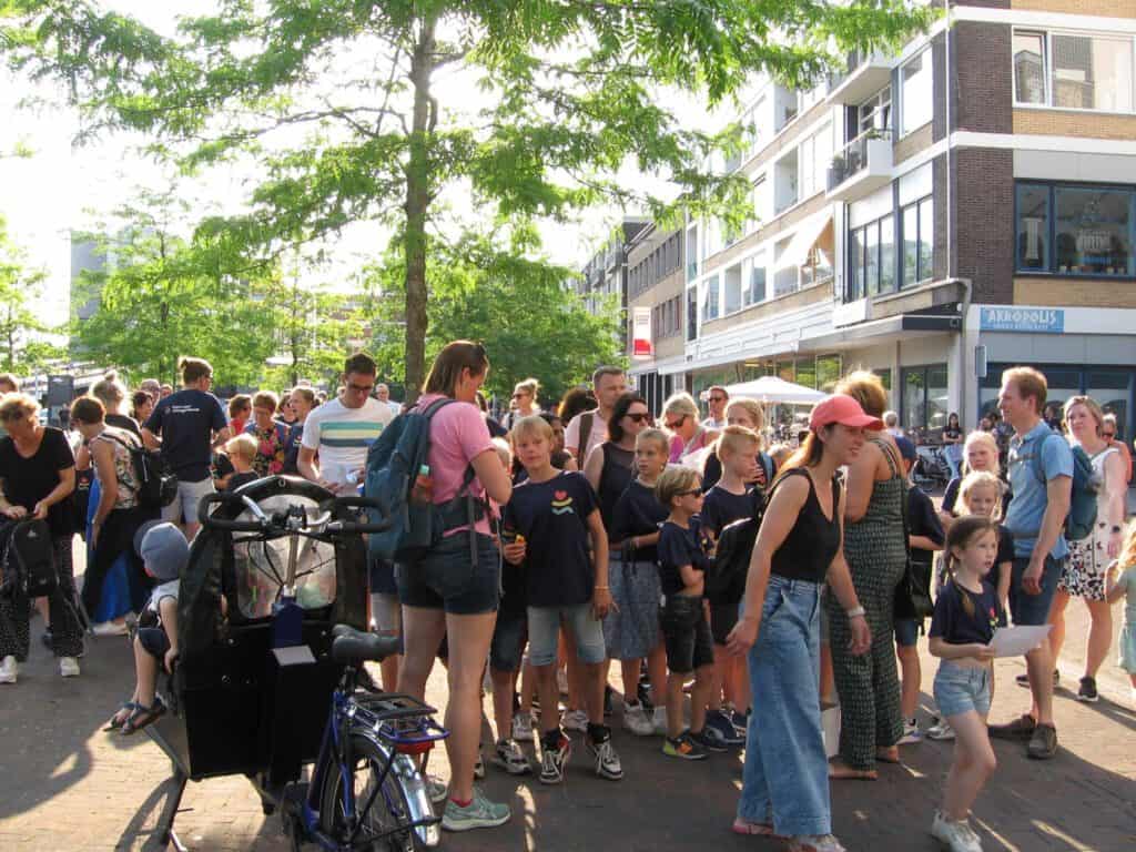 photo-Avondvierdaagse-Stationsplein-Hengelo