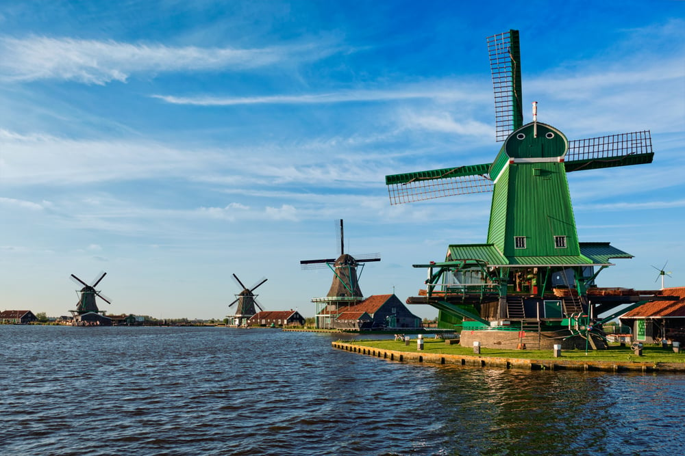 windmills-of-Zaanse-Schans-in-Holland-Netherlands