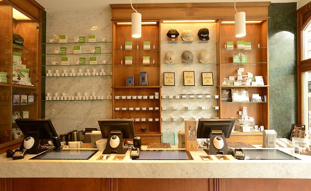 what you need to know about visiting coffeeshops 