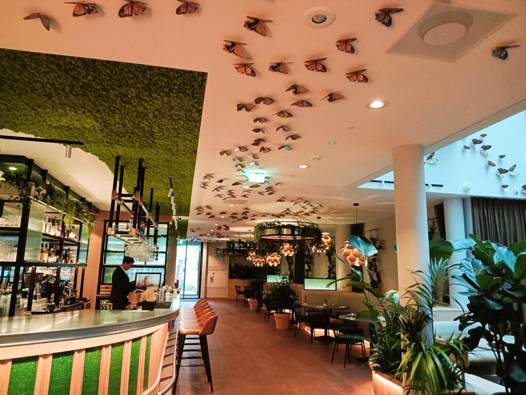 photo-of-interior-of-vegetarian-restaurants-in-the-hague-botanica