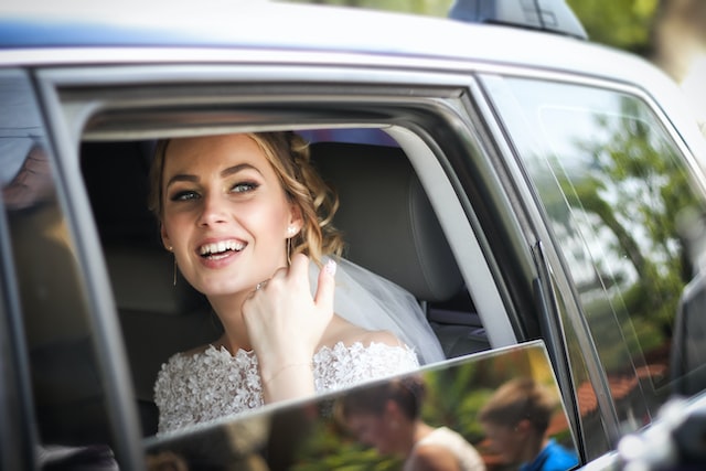 bride-in-a-limousine-on-her-way-to-the-wedding