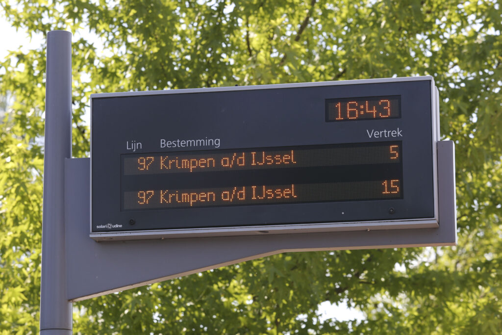 Bus-station-schedule-in-Rotterdam