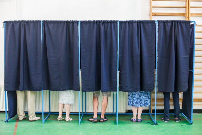 photo-of-people-voting-in-Dutch-general-elections-2023