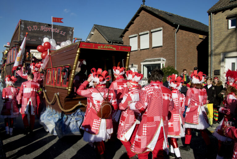 Weekly update: coronavirus cases nearly double due to Dutch carnival season