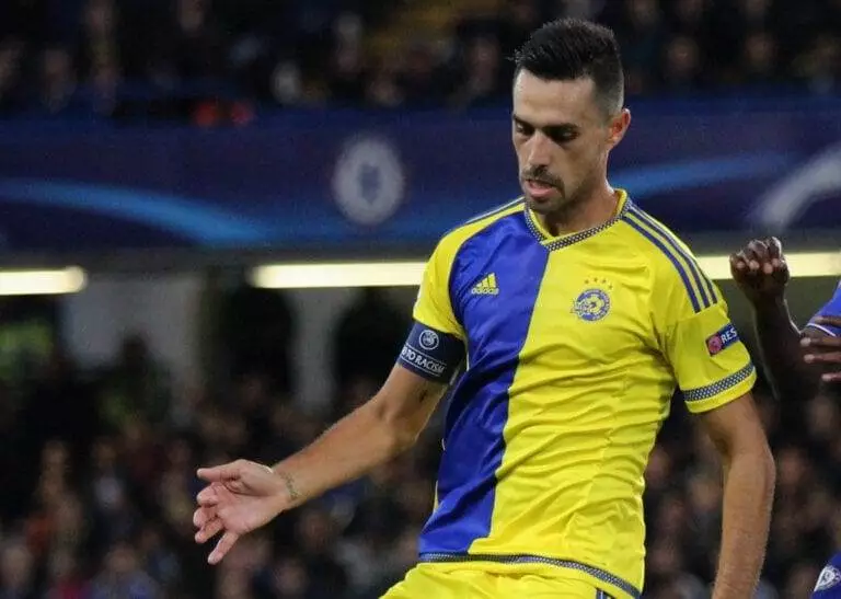 Armed thieves break into Dutch football player’s home, assault wife