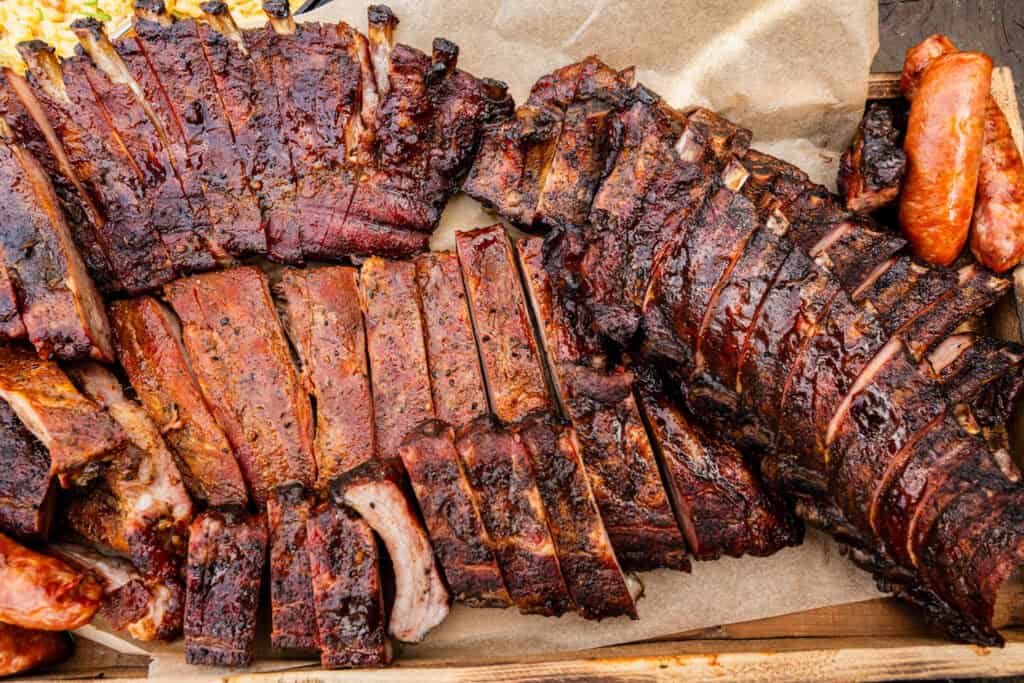 foto-de-carne-de-açougue-online-cortada-e-disposta-para-servir