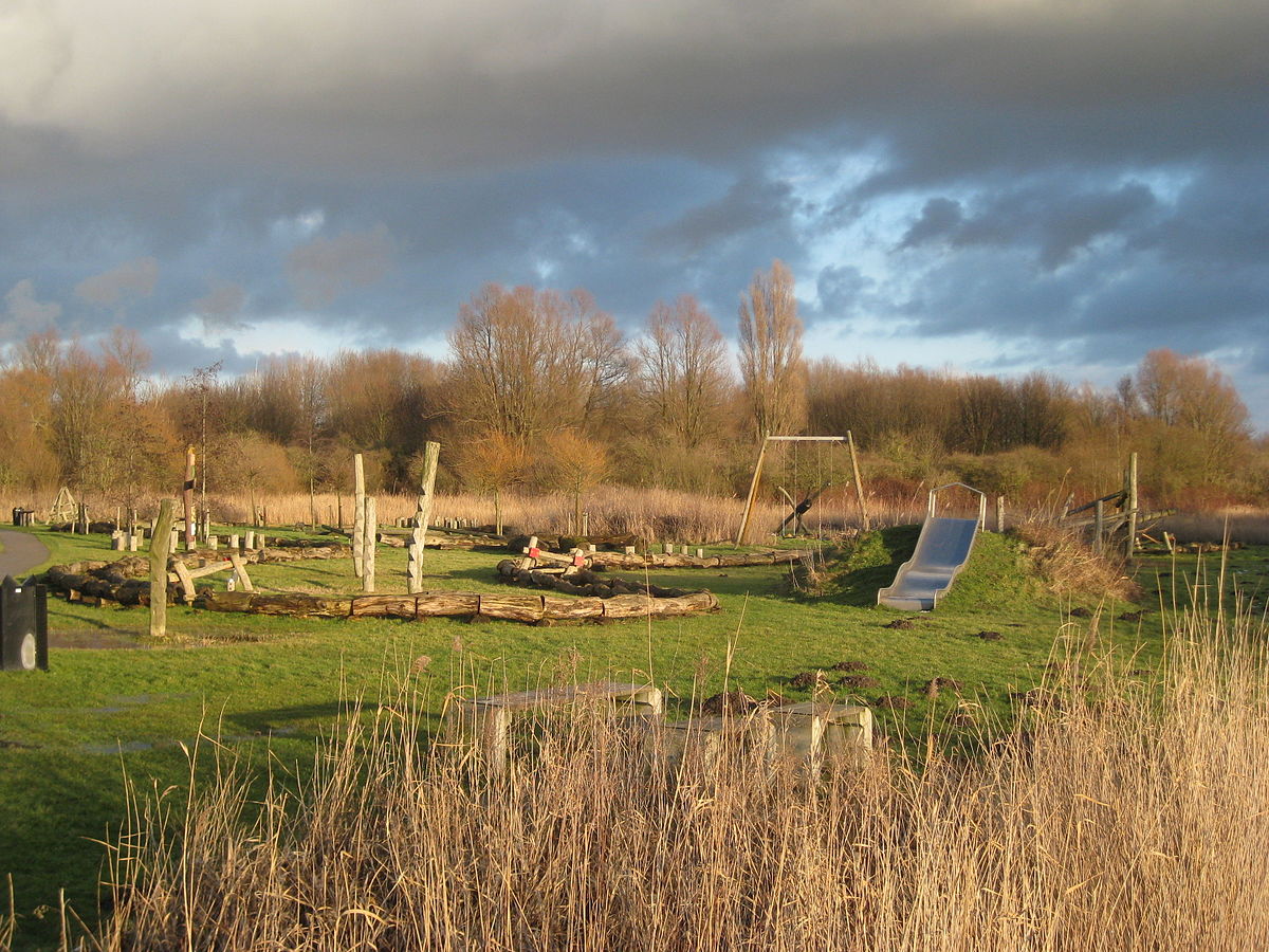 Photo-of-playground-under-grey-sky-in-Lange-Bretten-park-Amsterdam