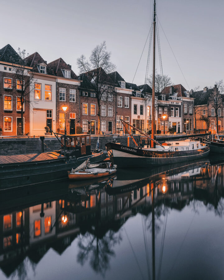 boats-along-canal-side-den-bosch-netherlands