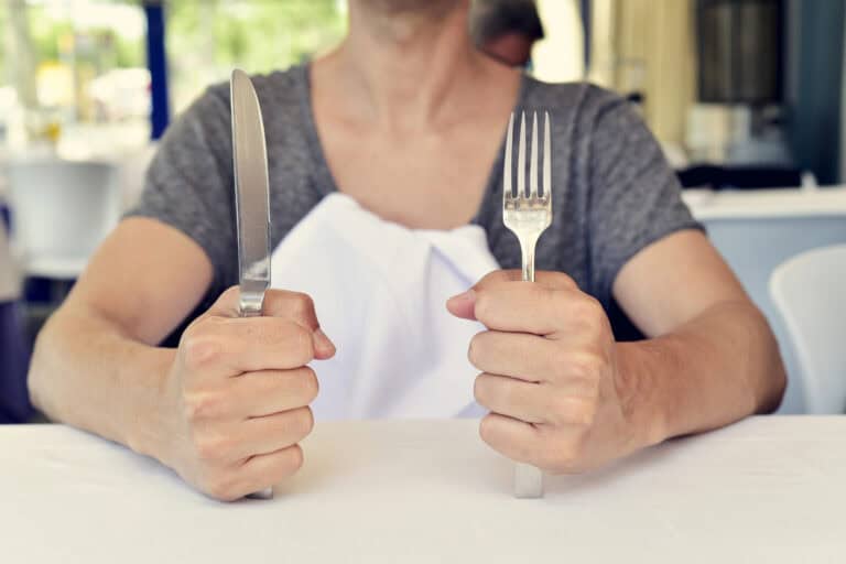 Would you offer your guests dinner? Dutchies don’t, and the internet is mad