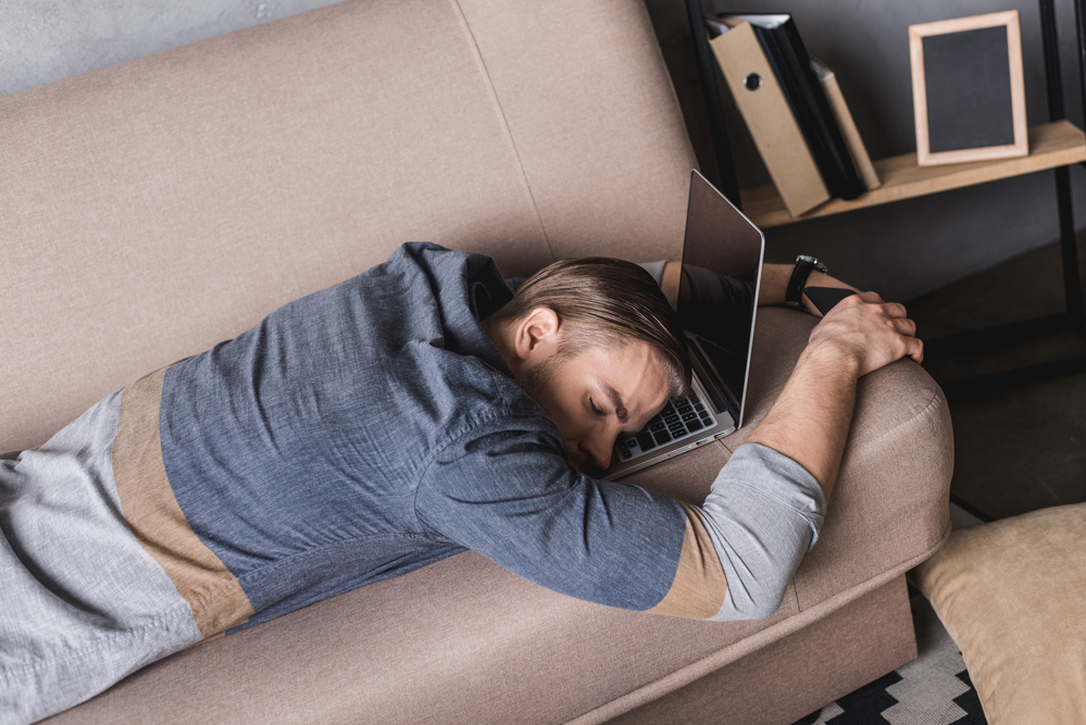 homeless-international-student-in-the-Netherlands-sleeping-on-his-professor's-couch