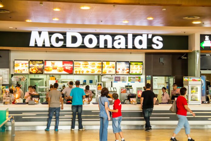 People-buying-fast-food-in-McDonald's-restaurant