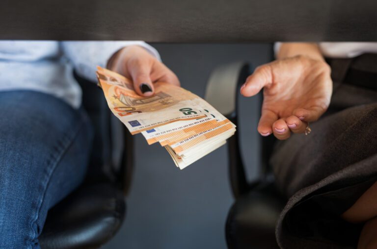 Pfft! Corrupt Dutch director who earned a €41K monthly salary just got a €350K payout