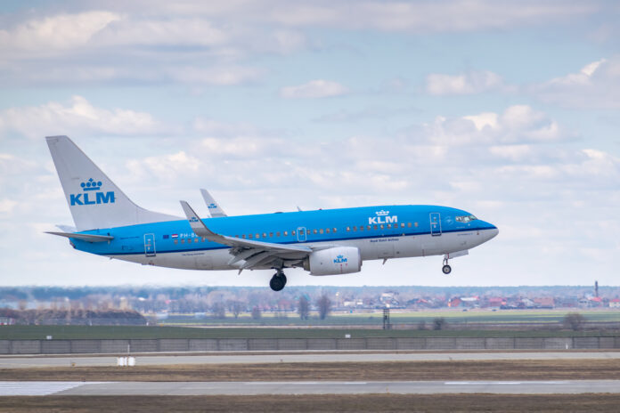 photo-of-klm-boeing-737