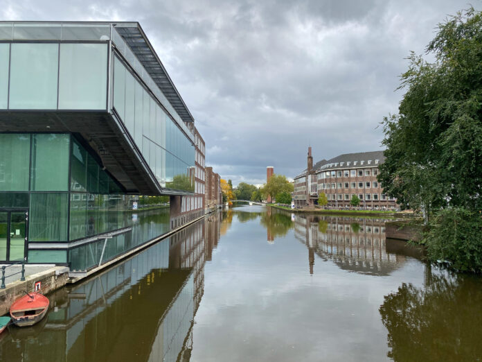University-of-amsterdam-campus-next-to-a-canal