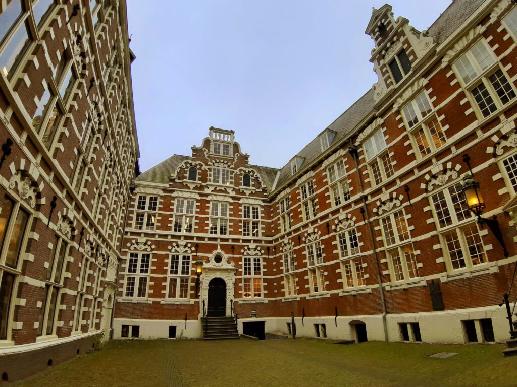 university-building-courtyard-amsterdam