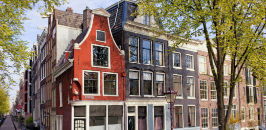Photo-of-canal-houses-Netherlands-how-to-buy-a-house
