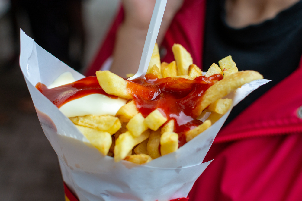 photo-of-fries-in-a-cone-with-mayo-and-ketchup-on-top