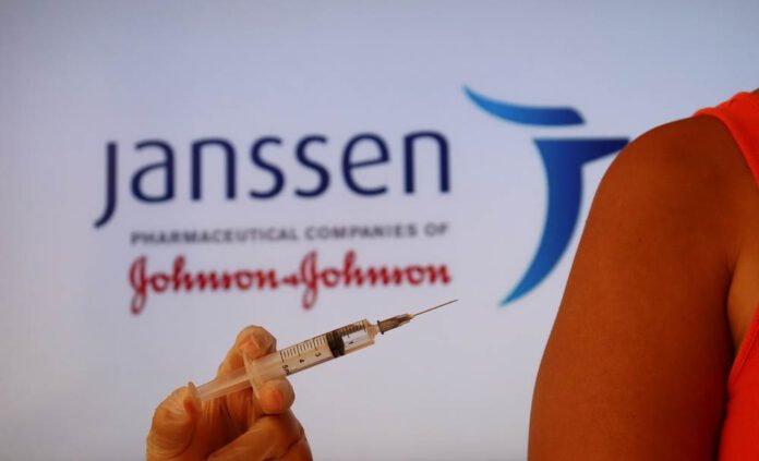 Dutch-woman-gets-a-Janssen-vaccine-in-Nieuwegein-after-power-outage