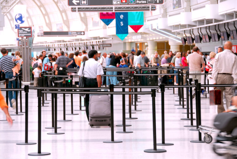 Travellers no longer tested for free: Dutch lab is overwhelmed